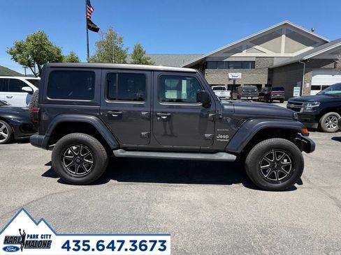 Used 2020 Jeep Wrangler Unlimited Sahara AWD/4WD image 3