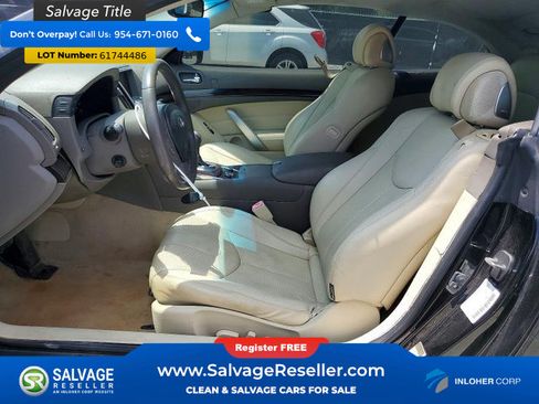 Used 2015 INFINITI Q60 Convertible w/ Premium Package RWD image 9