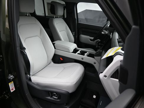 New 2026 Land Rover Defender 130 X-Dynamic SE AWD/4WD image 10