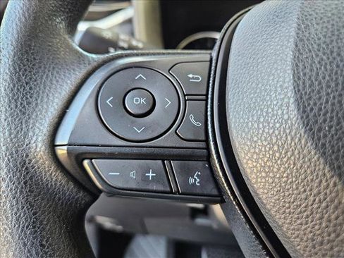 Used 2021 Toyota RAV4 LE image 20