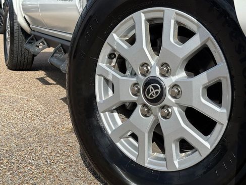Used 2025 Toyota Tacoma SR5 AWD/4WD image 2