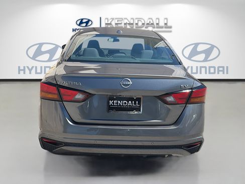 Used 2023 Nissan Altima 2.5 SV FWD image 5