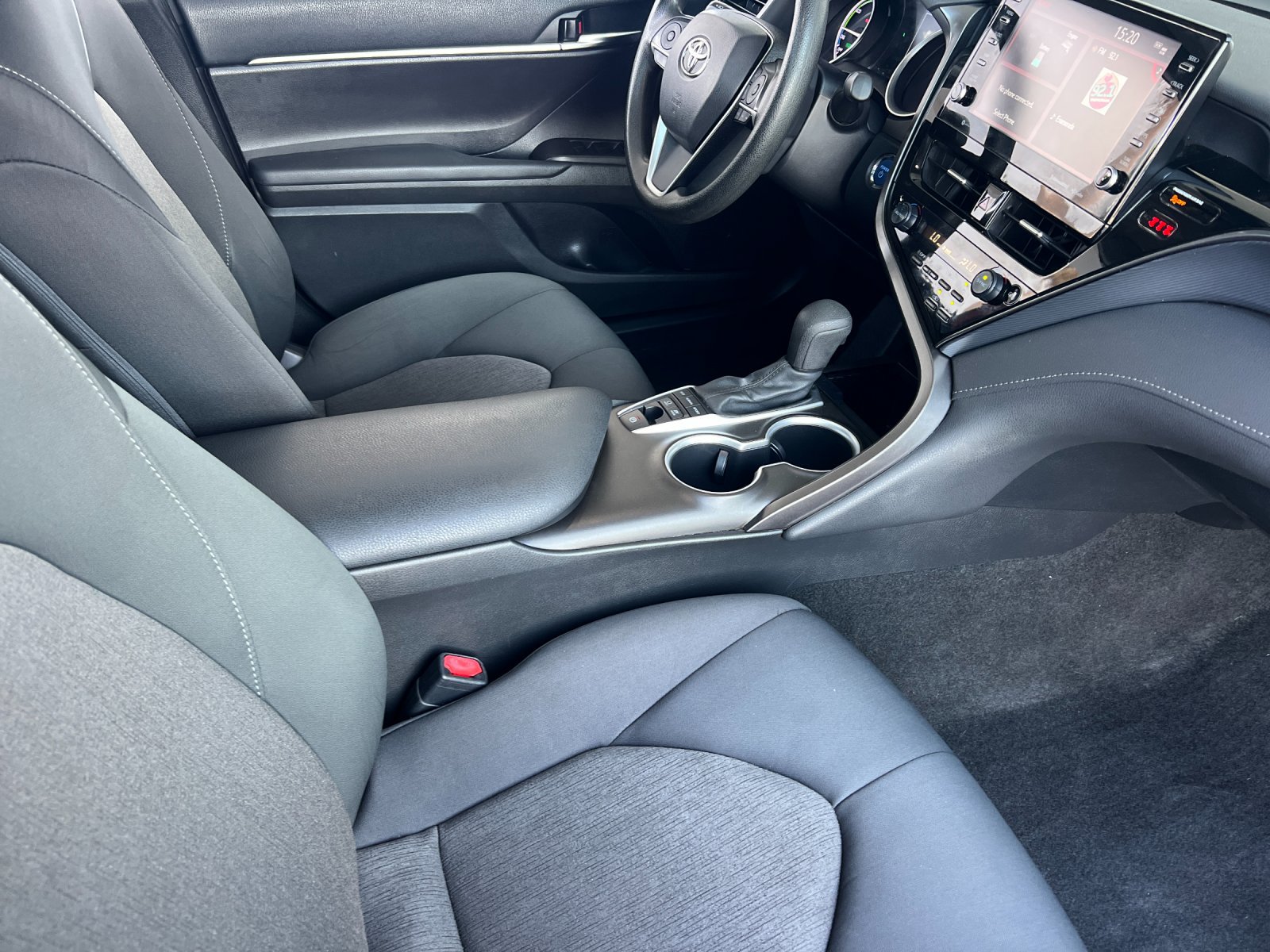 Used 2022 Toyota Camry LE w/ Audio Upgrade Package FWD image 15