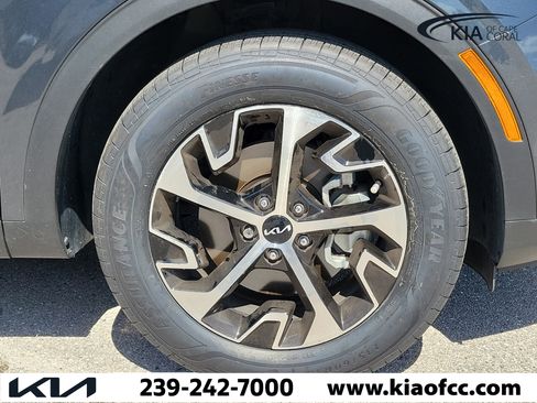 Certified 2023 Kia Sportage EX FWD image 5