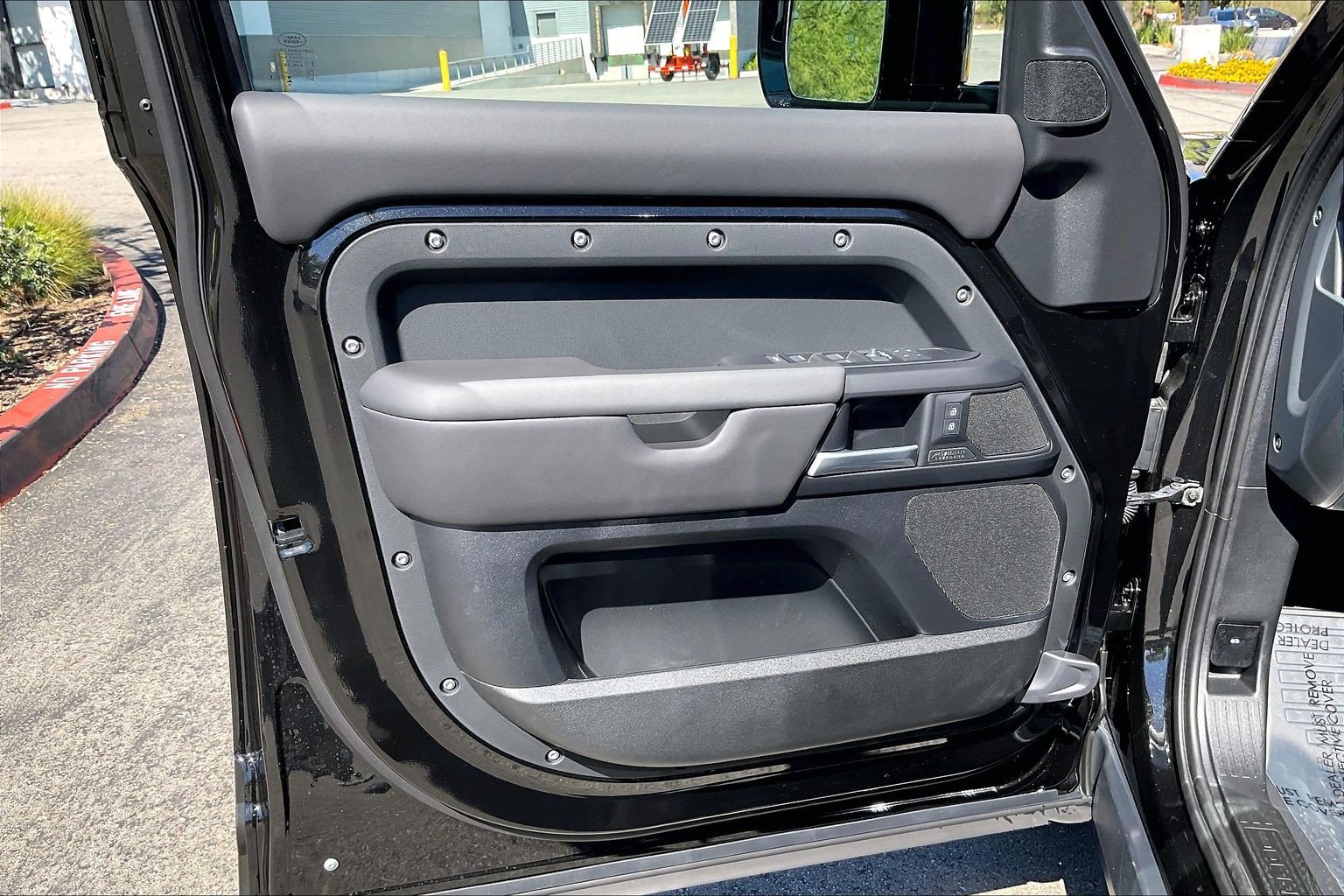 New 2026 Land Rover Defender 130 X-Dynamic SE AWD/4WD image 14