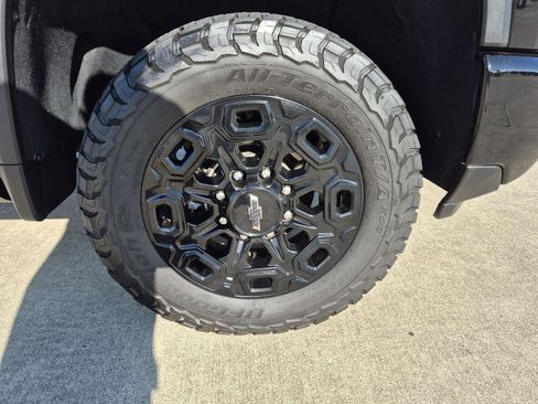 Used 2024 Chevrolet Silverado 2500 High Country w/ High Country Premium Package image 10