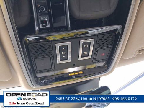 Used 2020 Land Rover Range Rover Sport HSE AWD/4WD image 29