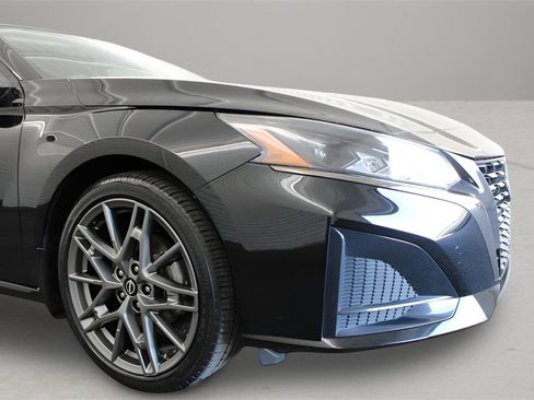 Used 2023 Nissan Altima 2.0 SR image 25