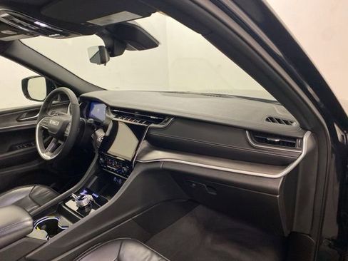 Used 2024 Jeep Grand Cherokee L Limited w/ Luxury Tech Group II image 29