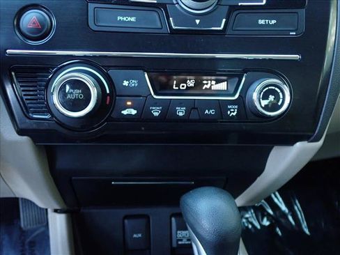 Used 2013 Honda Civic Hybrid Sedan image 17