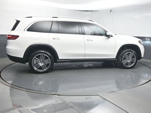 Used 2026 Mercedes-Benz GLS 450 4MATIC image 8