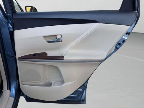 Used 2010 Toyota Venza AWD image 21