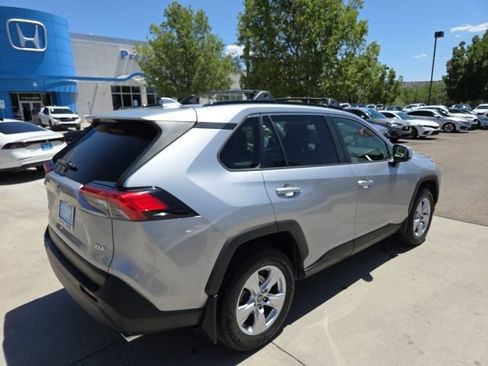 Used 2019 Toyota RAV4 XLE w/ All Weather Liner Package FWD image 5