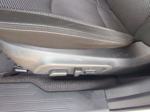 Used 2019 Subaru Outback 2.5i Premium image 11