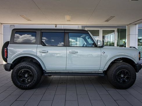 Used 2023 Ford Bronco Outer Banks AWD/4WD image 3