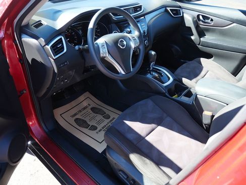 Used 2015 Nissan Rogue SV image 9