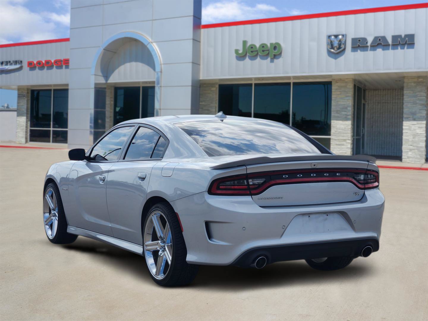 Used 2020 Dodge Charger R/T RWD image 4