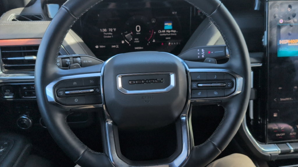 Used 2025 GMC Yukon XL Denali AWD/4WD image 12