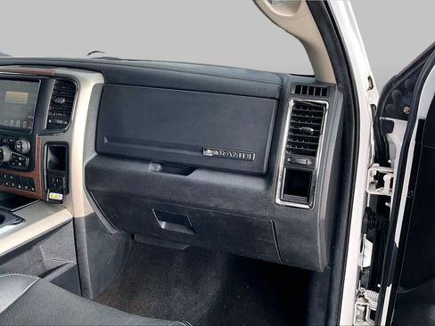 Used 2014 RAM 1500 Laramie AWD/4WD image 18