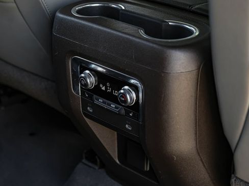 Used 2021 GMC Yukon SLT w/ SLT Luxury Plus Package RWD image 51