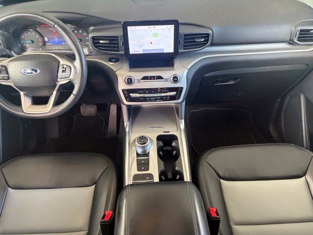 Used 2022 Ford Explorer XLT w/ Equipment Group 202A RWD image 11