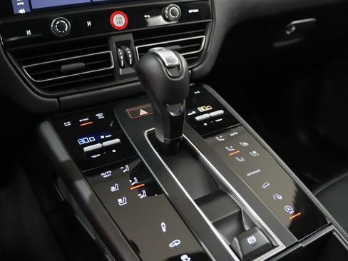 Used 2024 Porsche Macan S image 33