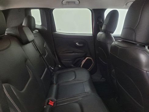 Used 2015 Jeep Renegade Limited image 19