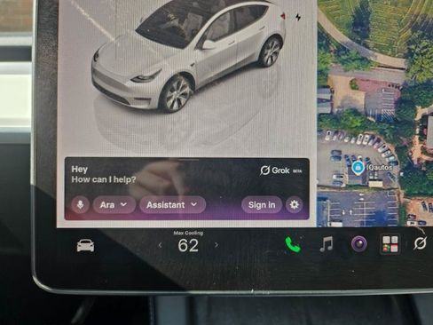 Used 2023 Tesla Model Y AWD image 44