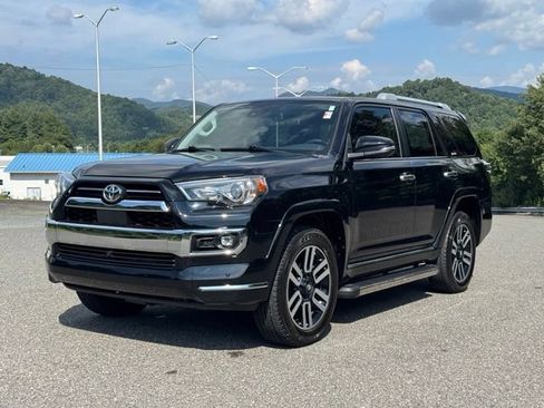Used 2023 Toyota 4Runner Limited AWD/4WD image 3