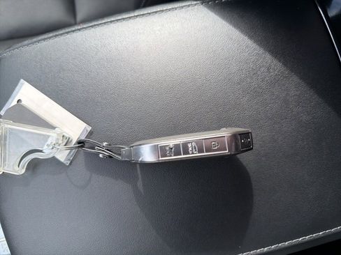 Certified 2023 Kia Telluride EX w/ EX Captain's Chair Package image 20