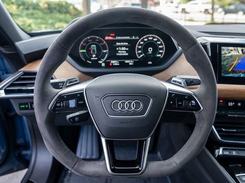 Used 2023 Audi e-tron GT Premium Plus image 5