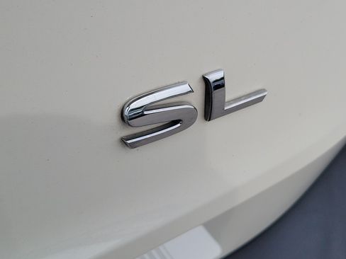 Used 2022 Nissan Rogue SL FWD image 9