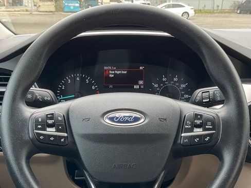 Used 2022 Ford Escape SE image 29