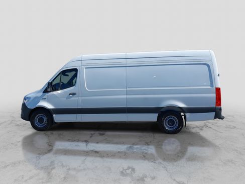 Used 2024 Mercedes-Benz eSprinter 170 Cargo image 8