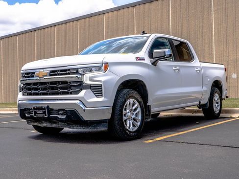 Certified 2024 Chevrolet Silverado 1500 LT AWD/4WD image 4