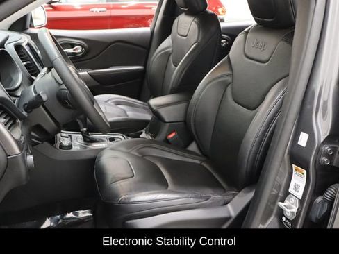 Used 2021 Jeep Cherokee Latitude Lux w/ Comfort/Convenience Group AWD/4WD image 10