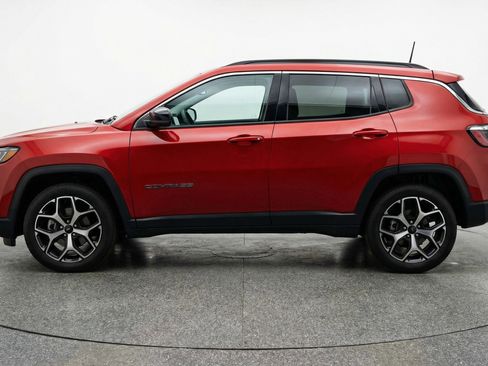 Used 2025 Jeep Compass Limited image 5
