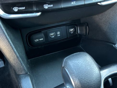 Used 2019 Hyundai Santa Fe SE image 28