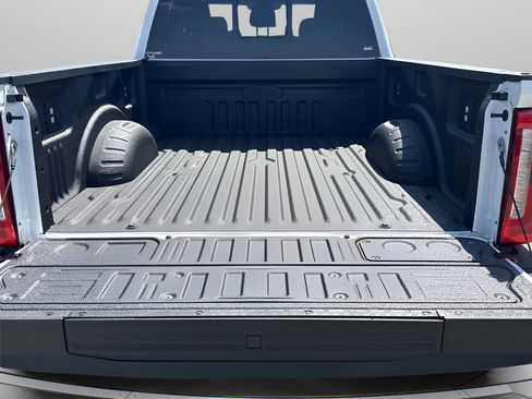 New 2025 Ford F250 Lariat w/ Lariat Ultimate Package image 65