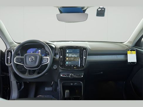 New 2025 Volvo XC40 B5 Core w/ Protection Package Premier image 20