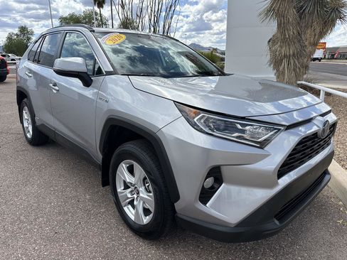 Used 2020 Toyota RAV4 XLE w/ Convenience Package image 17