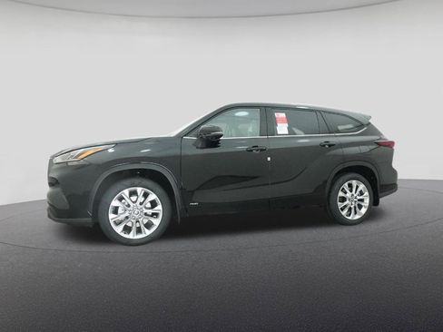 New 2026 Toyota Highlander Limited image 18