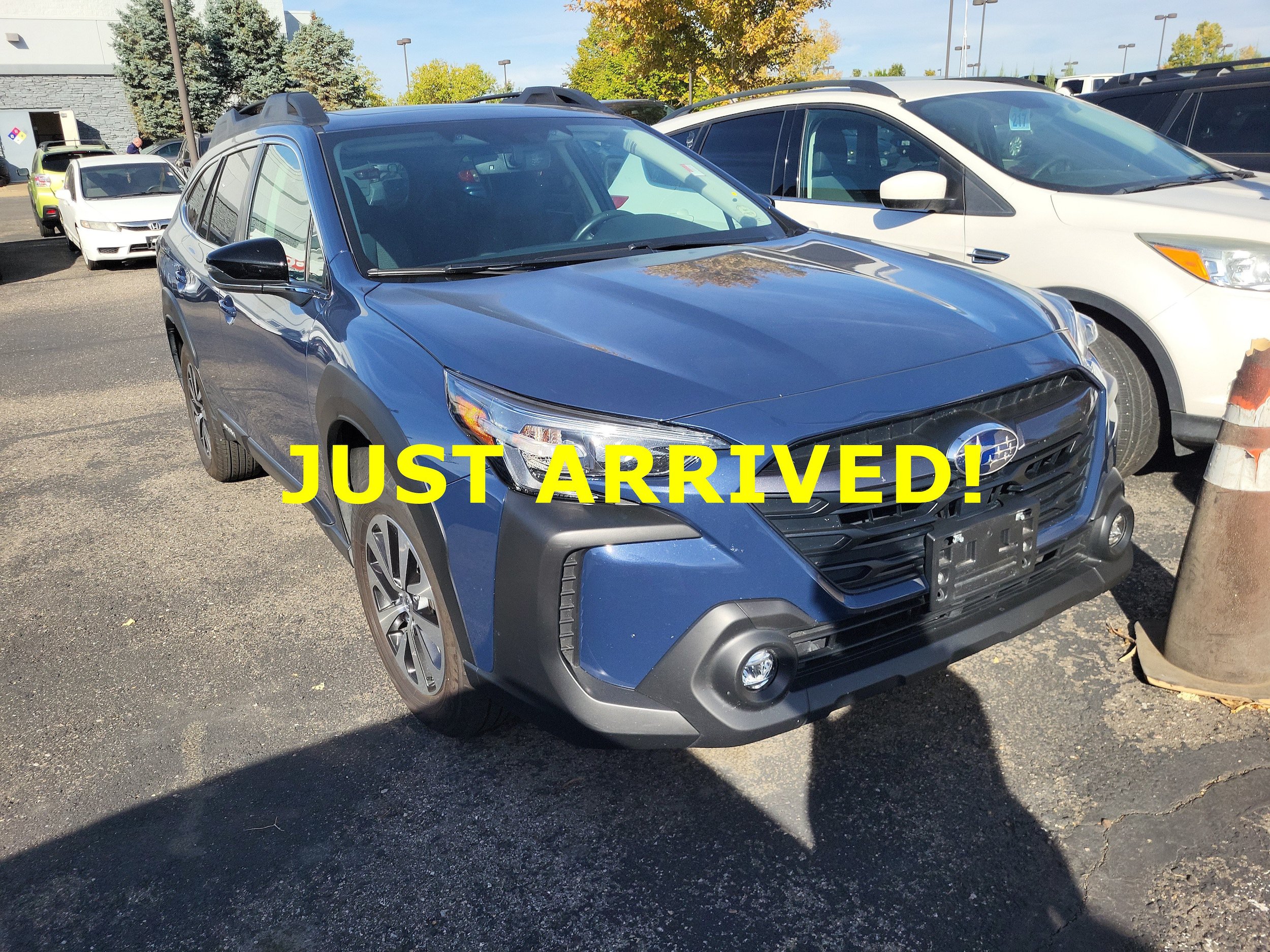 Used 2024 Subaru Outback Premium AWD/4WD image 2