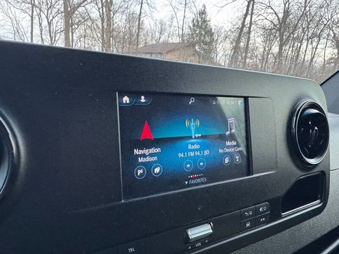 Used 2021 Mercedes-Benz Sprinter 2500 image 16