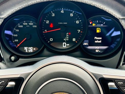 Used 2021 Porsche Macan AWD/4WD image 13