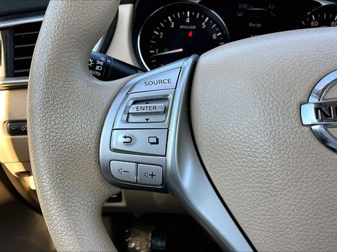 Used 2014 Nissan Rogue SV w/ SV Premium Package image 19