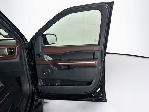 Used 2024 Ford Expedition Limited RWD image 33