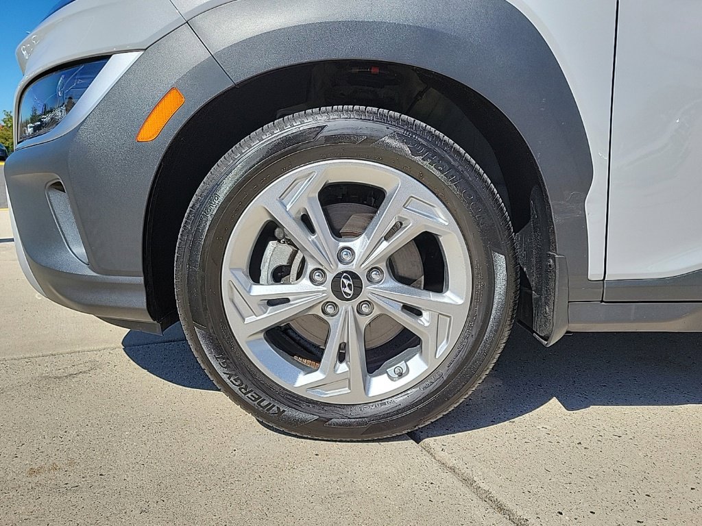 Used 2023 Hyundai Kona SEL AWD/4WD image 9