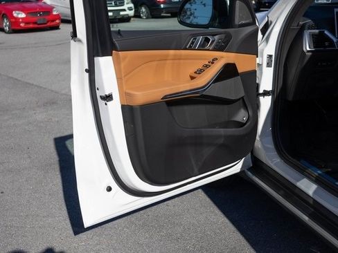 New 2026 BMW X5 xDrive50e image 14