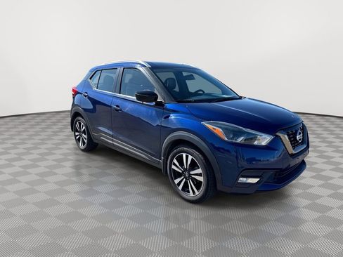 Used 2019 Nissan Kicks SR w/ SR Premium Package FWD image 2